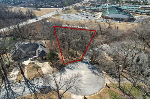 3302 E 100th Pl, Tulsa, OK, 74137-5211 | Card Image