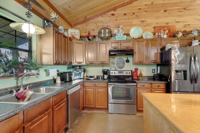1111 Kyker Ln, House other with 3 bedrooms, 2 bathrooms and null parking in Pottsboro TX | Image 8
