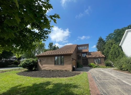 2 Spinnaker Ct, Third Lake, IL, 60030-2635 | Card Image