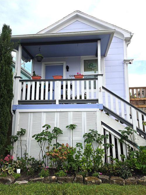 1203 Avenue L, Galveston, TX, 77550-6136 | Card Image
