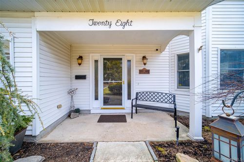 28 Haskell Ave, Airmont, NY, 10901-6427 | Card Image