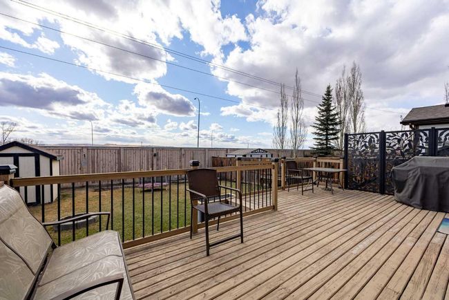 174 Chapalina Terr Se, House other with 4 bedrooms, 4 bathrooms and 4 parking in Calgary AB | Image 33