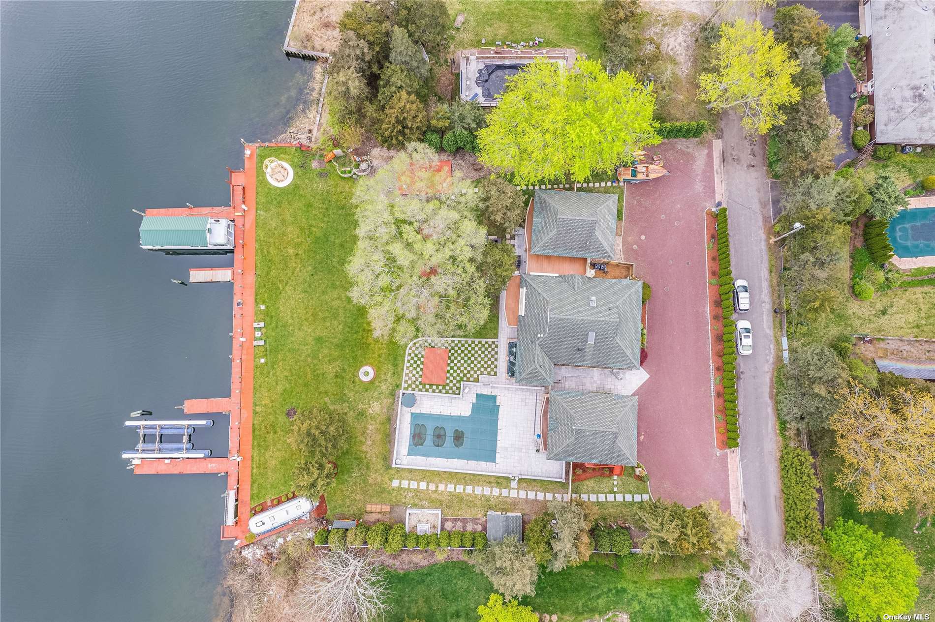 228 Overlook Drive, Sold in Aquebogue Zoocasa