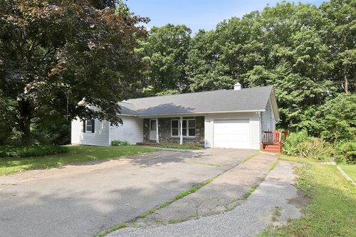 132 Charlton Rd, Spencer, MA, 01562-2725 | Card Image