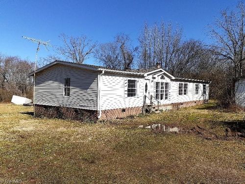 211 Saunders Rd, Stoneville, NC, 27048-7638 | Card Image
