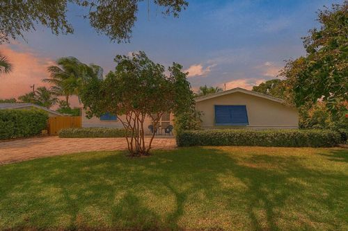 777 Lagoon Dr, North Palm Beach, FL, 33408-4229 | Card Image