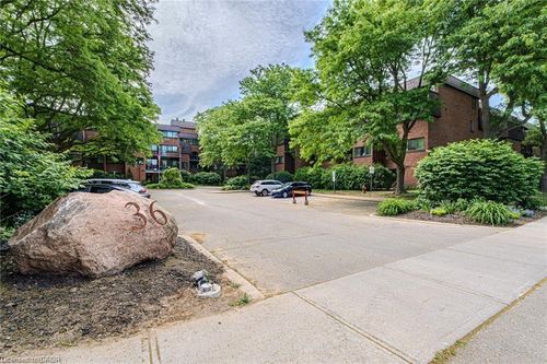334-36 Hayhurst Rd, Brantford, ON, N3R6Y9 | Card Image