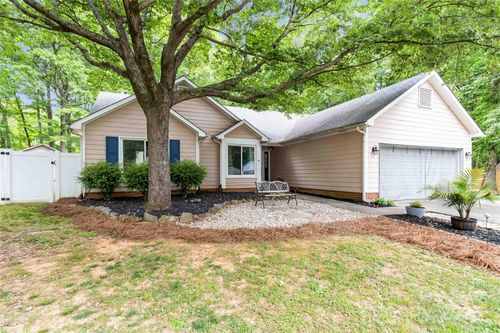 6736 Raeburn Ln, Charlotte, NC, 28227-8093 | Card Image