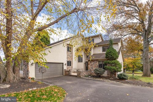 10 Hellberg Ave, CHALFONT, PA, 18914-2713 | Card Image