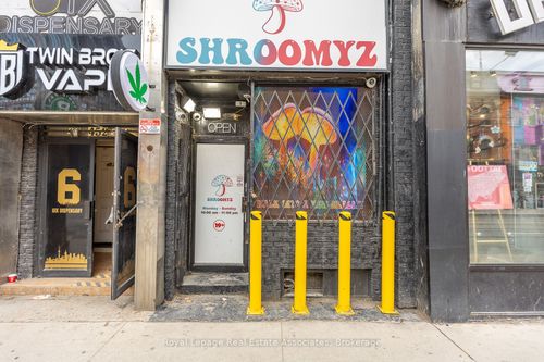 452 Queen St W, Toronto, ON, M5V2A8 | Card Image