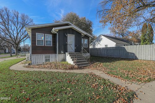 1000 N 9th St, Bismarck, ND, 58501-4121 | Card Image