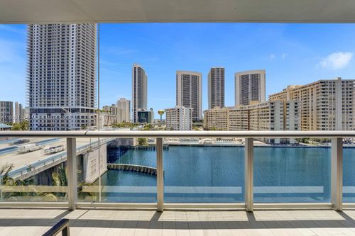 t702-2600 E Hallandale Beach Blvd, Hallandale Beach, FL, 33009-4876 | Card Image