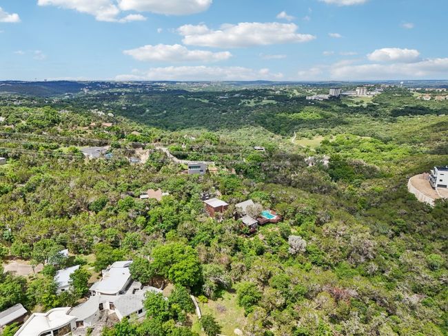 1002 Jousting Pl, House other with 3 bedrooms, 3 bathrooms and 4 parking in Austin TX | Image 40
