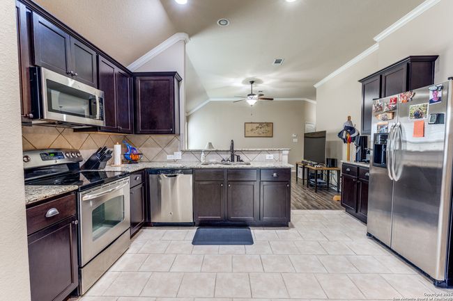 129 Buckskin Way, House other with 3 bedrooms, 5 bathrooms and null parking in Cibolo TX | Image 9