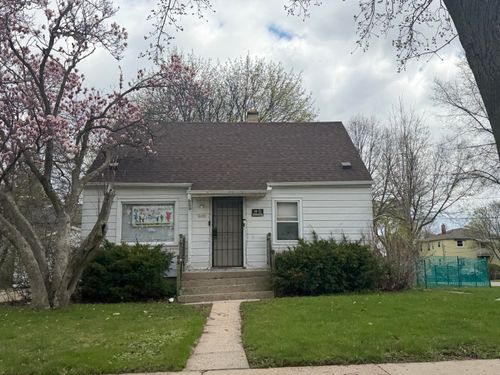 5140 N 49th St, Milwaukee, WI, 53218-4323 | Card Image