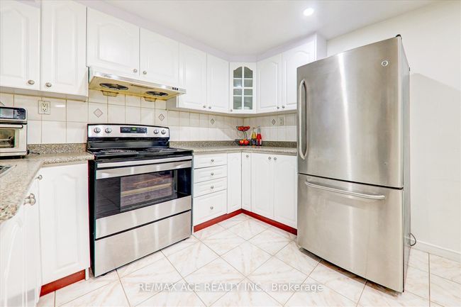 62 Saffron Cres, House other with 6 bedrooms, 5 bathrooms and 4 parking in Brampton ON | Image 37