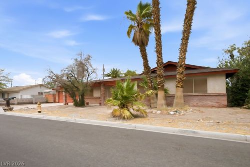 4548 E Cleveland Ave, Las Vegas, NV, 89104-5620 | Card Image