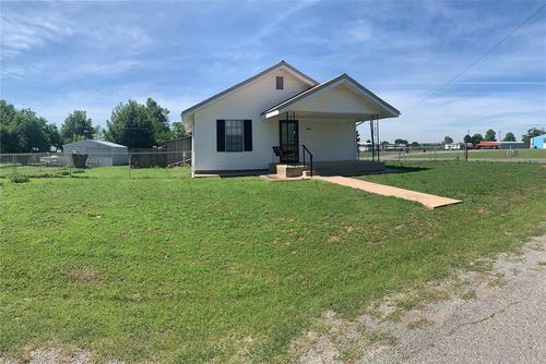 845 Washington Ave, Mountain View, OK, 73062-1202 | Card Image