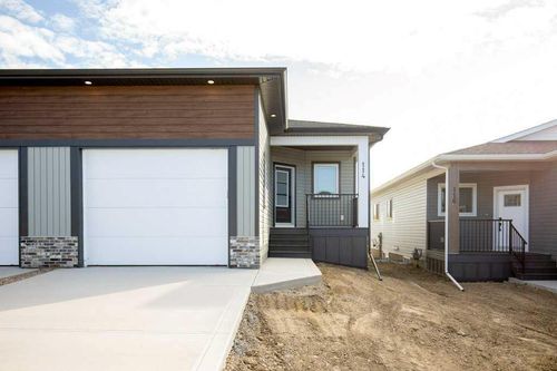 114 Gray Close, Sylvan Lake, AB, T4S0W4 | Card Image