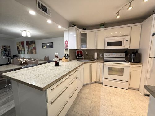 e-11 Olive Dr, Hialeah, FL, 33010-5210 | Card Image
