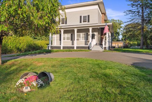629 Main St, Portland, CT, 06480-1143 | Card Image