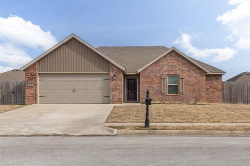 1651 Gallant Fox Ln, Prairie Grove, AR, 72753-8235 | Card Image
