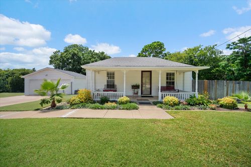 5912 Forest Hill Dr, Forest Hill, TX, 76119-6713 | Card Image