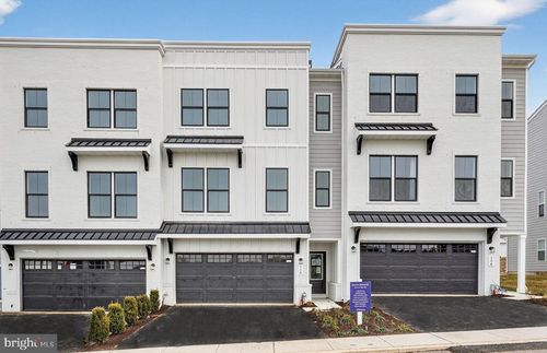 82-110 Lizabetta Ln, KING OF PRUSSIA, PA, 19406-3772 | Card Image