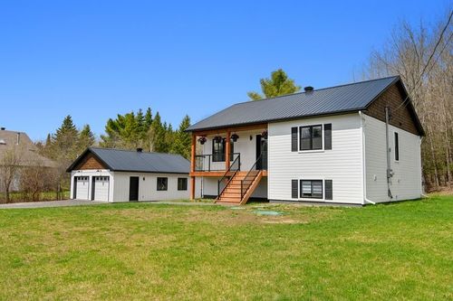 94 Ch. Sauvé, Val des Monts, QC, J8N5A4 | Card Image