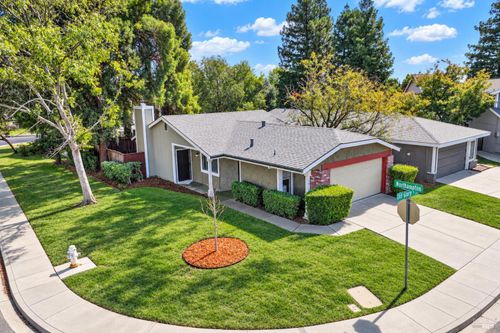 100 Old Glory Ln, Vacaville, CA, 95687-6779 | Card Image