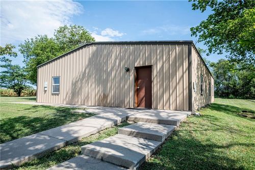 804 K-3 Highway, Uniontown, KS, 66779 | Card Image