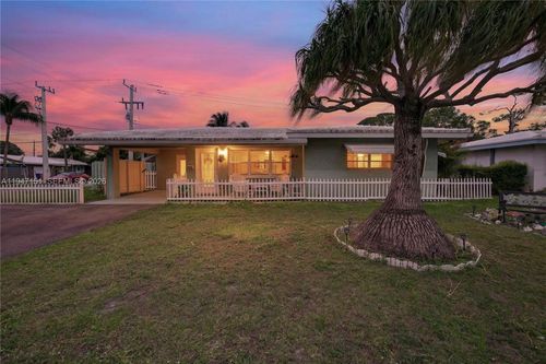 150 Se 5th Ct, Pompano Beach, FL, 33060-7139 | Card Image