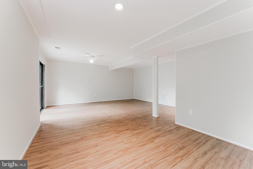 Residential in OAKTON 5