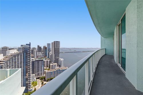 ph5006-1900 N Bayshore Dr, Miami, FL, 33132-3026 | Card Image