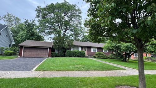 814 E Illinois St, Wheaton, IL, 60187-5635 | Card Image