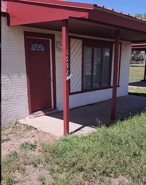 1692 Avenue S, Levelland, TX, 79336-9734 | Card Image