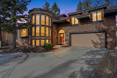 311 Coach Light Bay Sw, Calgary, AB, T3H1X3 | Card Image