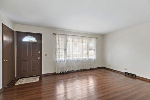 461 W Oriole Trl, Cary, IL, 60013-2133 | Card Image