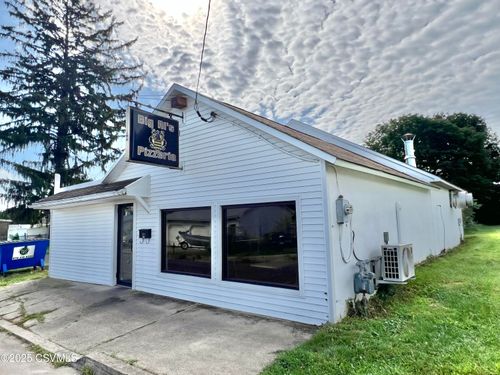 218 Wyandotte Ave, Berwick, PA, 18603-3716 | Card Image