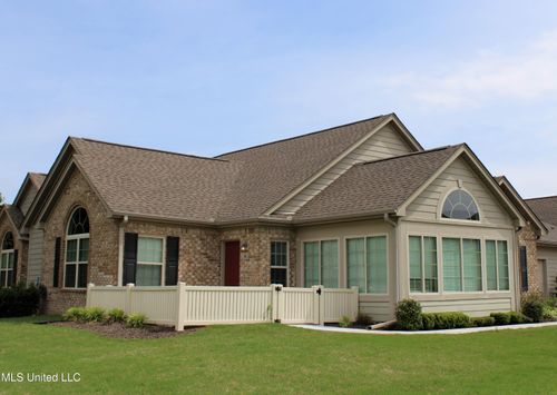 8653 Parkview Oaks Cir, Olive Branch, MS, 38654-6706 | Card Image