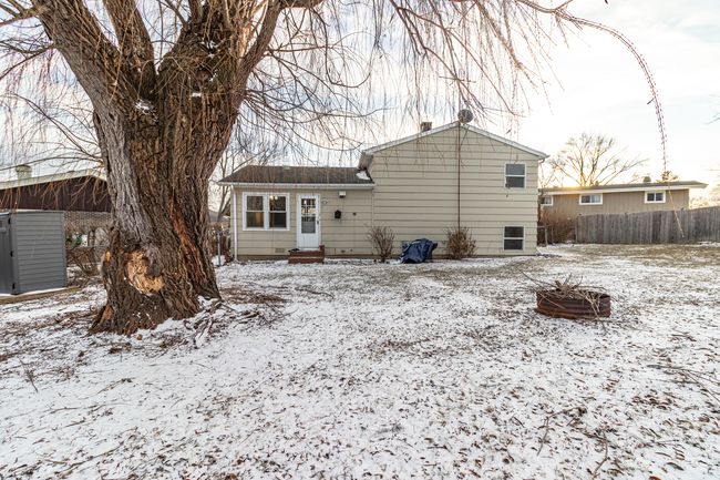 427 Brittany Ln, House other with 3 bedrooms, 2 bathrooms and 2 parking in Lindenhurst IL | Image 26