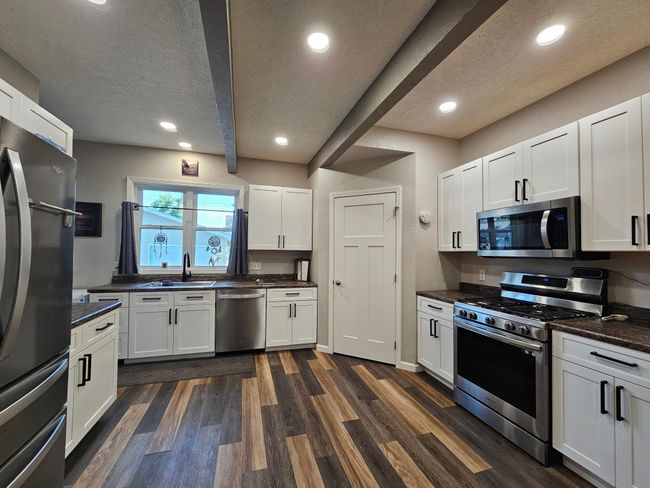 411 W Main St, House other with 4 bedrooms, 2 bathrooms and null parking in Pipestone MN | Image 10