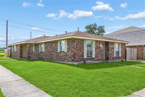 8600 Patricia / 3565 Kings Drive, Chalmette, LA, 70043 | Card Image