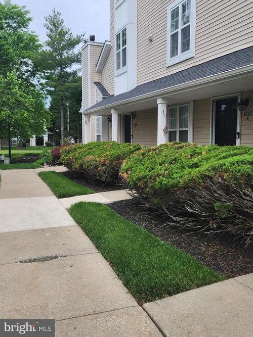 3604 Saxony Dr, Mount Laurel, NJ, 08054-6818 | Card Image