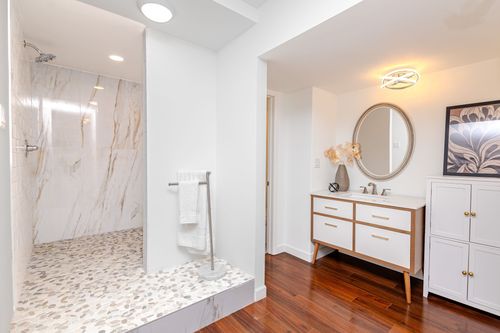 208-3131 Fleur Dr, Des Moines, IA, 50321-1740 | Card Image