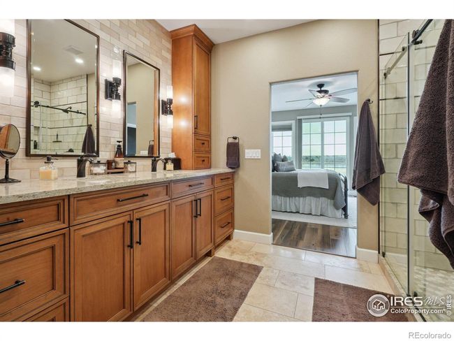 Primary bath | Image 15