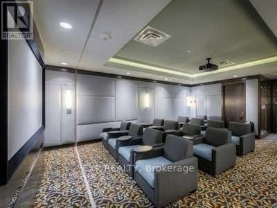 Residential in Toronto (Etobicoke West Mall) 3
