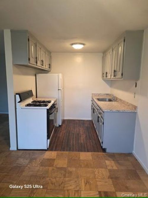 apt-24-1233 Melville Rd, Farmingdale, NY, 11735-1311 | Card Image