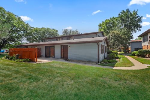 unit-b-1590 Avati Ln, Aurora, IL, 60505-1598 | Card Image