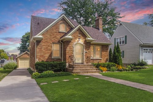 315 N Commonwealth Ave, Elgin, IL, 60123-3415 | Card Image